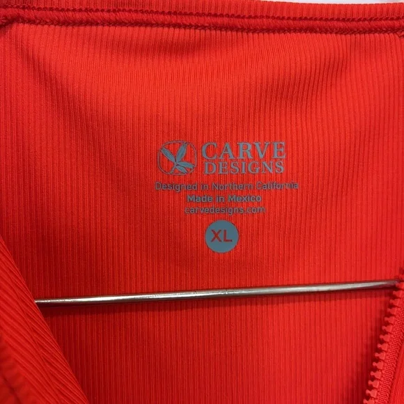 Carve Designs Women's Red Short Sleeve Top - Picture 2 of 3